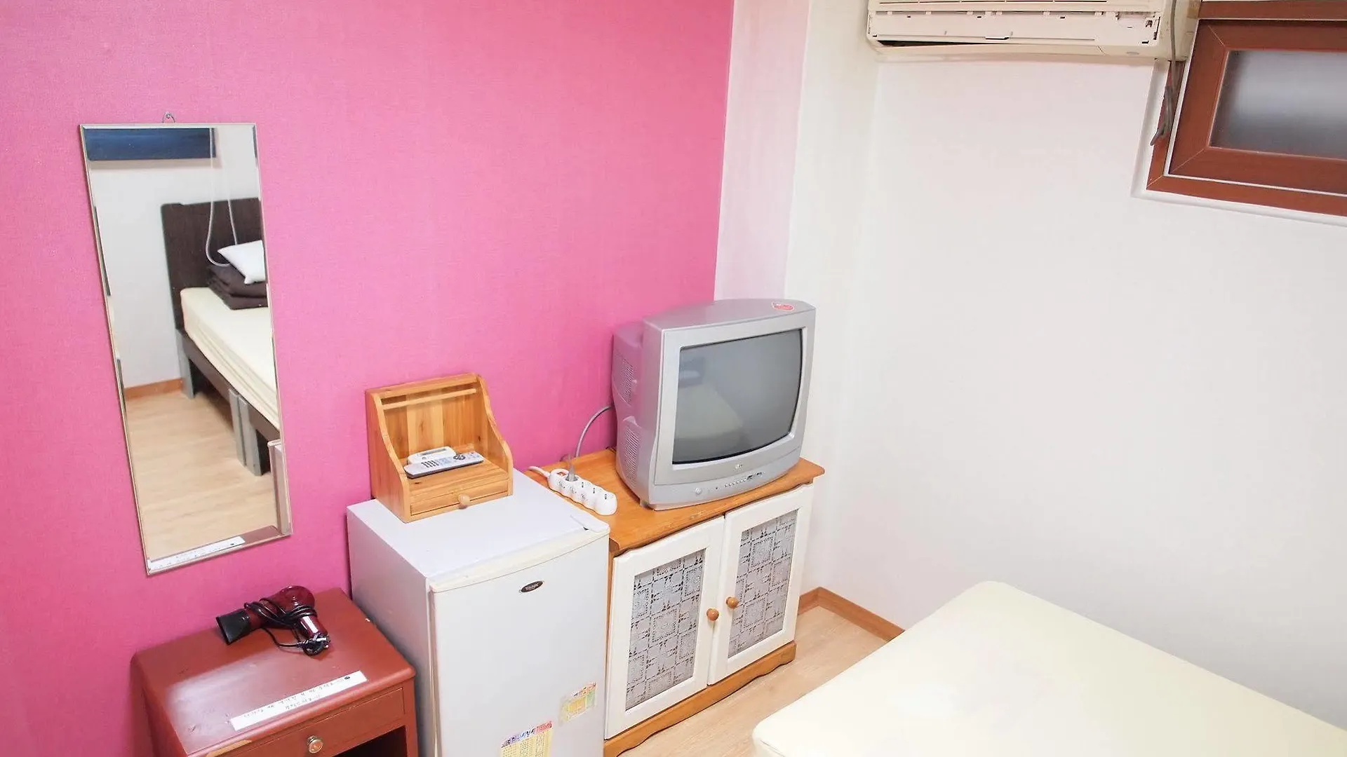 Shinchon Hostel Seoul 0*,  South Korea